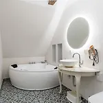 Гостевой дом Alice Backyard - Apartments, & Exclusive Cave Saunas