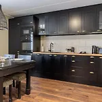Alice Backyard - Apartments, & Exclusive Cave Saunas 4* Пярну