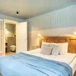 Alice Backyard - Apartments, & Exclusive Cave Saunas Гостевой дом 4*