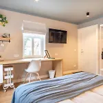 Гостевой дом Alice Backyard - Apartments, & Exclusive Cave Saunas 4*