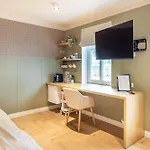 Alice Backyard - Apartments, & Exclusive Cave Saunas 4* Пярну