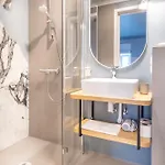 Alice Backyard - Apartments, & Exclusive Cave Saunas Гостевой дом 4*