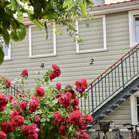 Külalistemaja Alice Backyard - Apartments, & Exclusive Cave Saunas 4*