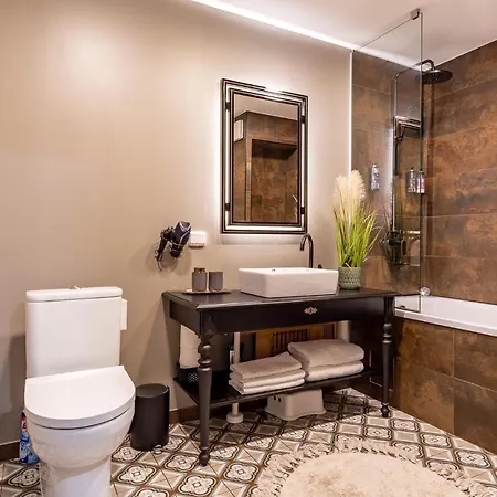 Alice Backyard - Apartments, & Exclusive Cave Saunas 4*