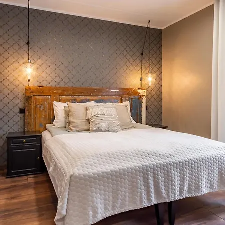 Pensionat Alice Backyard - Apartments, & Exclusive Cave Saunas Pärnu