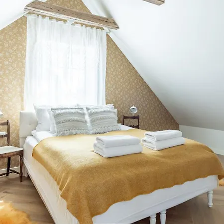 Alice Backyard - Apartments, & Exclusive Cave Saunas Pärnu