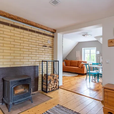 Külalistemaja Alice Backyard - Apartments, & Exclusive Cave Saunas