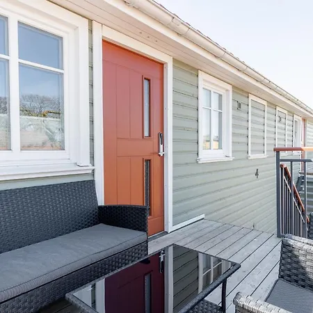 Alice Backyard - Apartments, & Exclusive Cave Saunas Külalistemaja Parnu