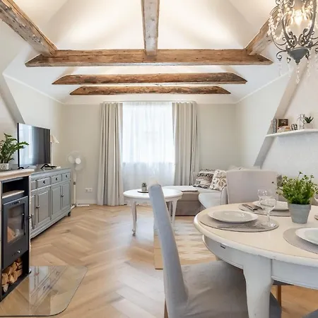 Alice Backyard - Apartments, & Exclusive Cave Saunas 4* Parnu