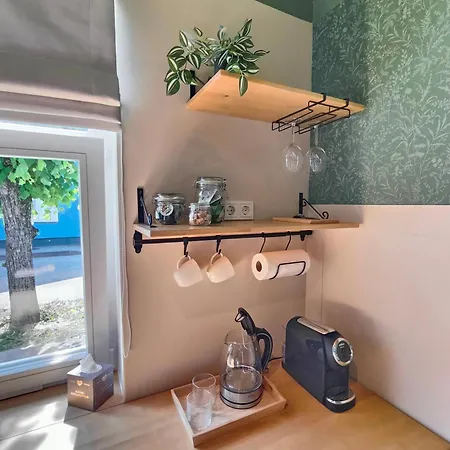 Apartment Alice Backyard-holiday And