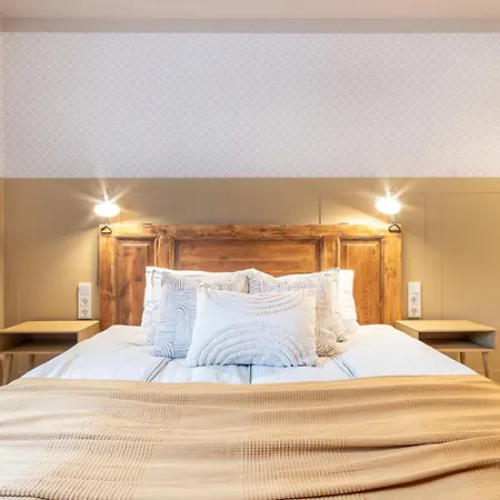 Pensionat Alice Backyard - Apartments, & Exclusive Cave Saunas