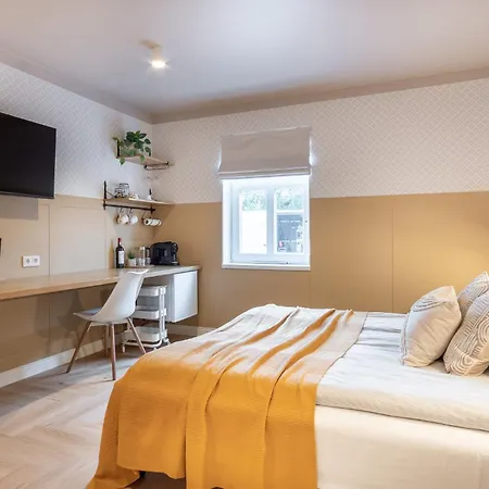 Alice Backyard - Apartments, & Exclusive Cave Saunas 4* Parnu