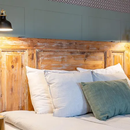 Alice Backyard - Apartments, & Exclusive Cave Saunas Guest house Parnu