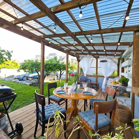 Alice Backyard - Apartments, & Exclusive Cave Saunas Пярну