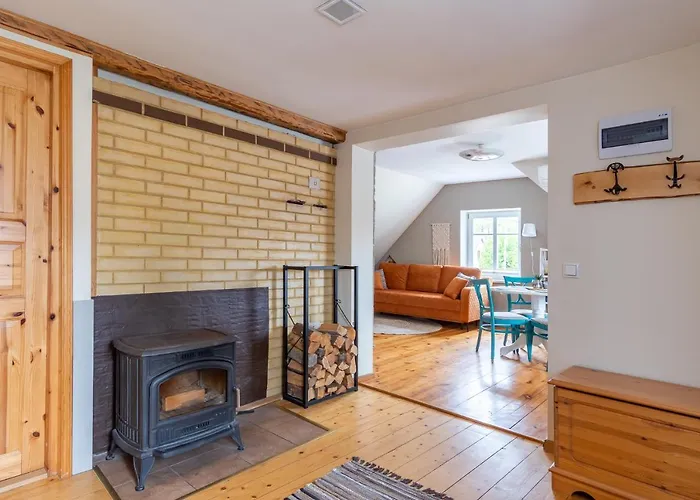 Гостьовий будинок Alice Backyard - Apartments, & Exclusive Cave Saunas