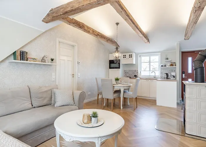 Гостьовий будинок Alice Backyard - Apartments, & Exclusive Cave Saunas Пярну