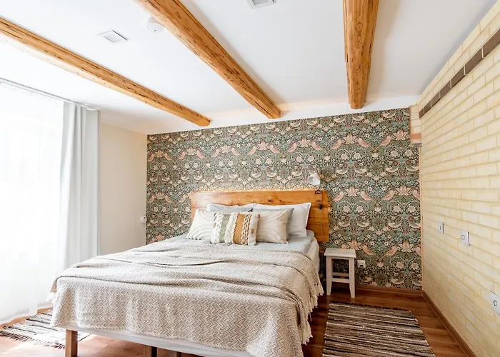 Alice Backyard - Apartments, & Exclusive Cave Saunas