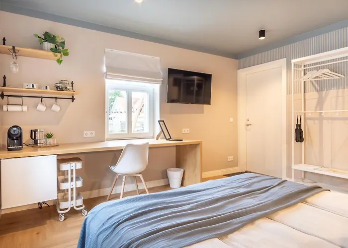 Гостьовий будинок Alice Backyard - Apartments, & Exclusive Cave Saunas 4*