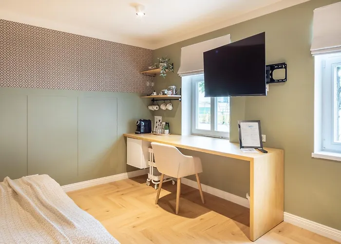 Alice Backyard - Apartments, & Exclusive Cave Saunas 4* Пярну