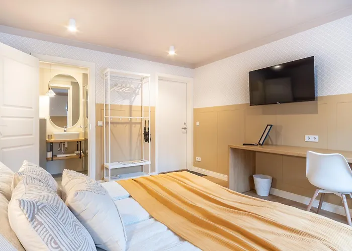 Alice Backyard - Apartments, & Exclusive Cave Saunas 4* Пярну